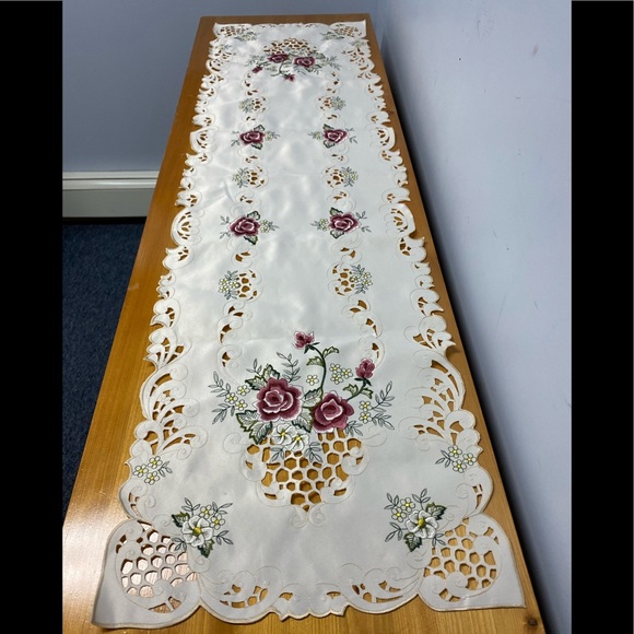 Other - Table Runner NWOT